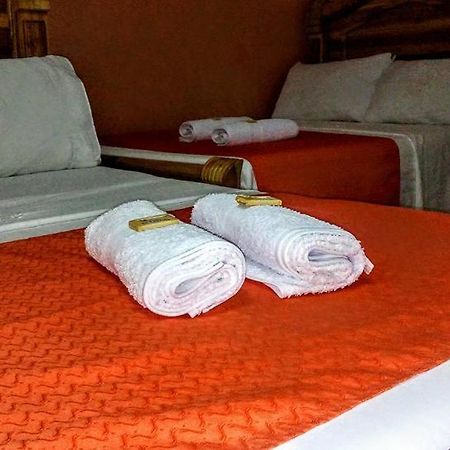 Hotel Las Guacamayas กัวตาเป ภายนอก รูปภาพ
