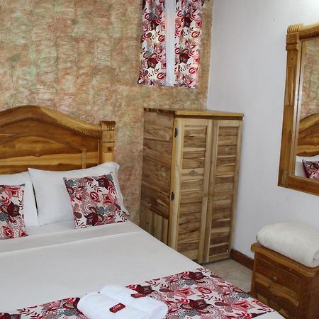 Hotel Las Guacamayas กัวตาเป ภายนอก รูปภาพ