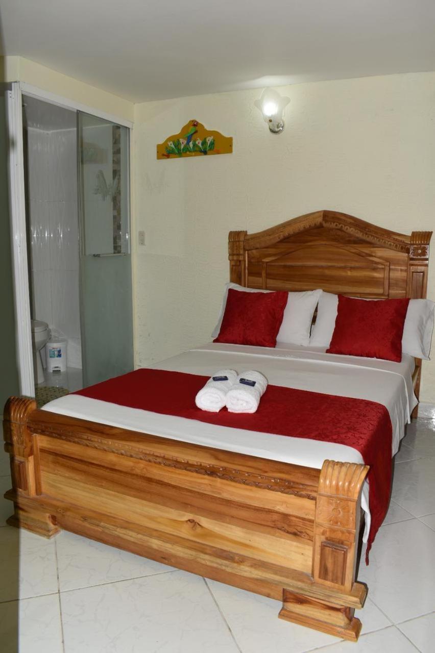 Hotel Las Guacamayas กัวตาเป ภายนอก รูปภาพ