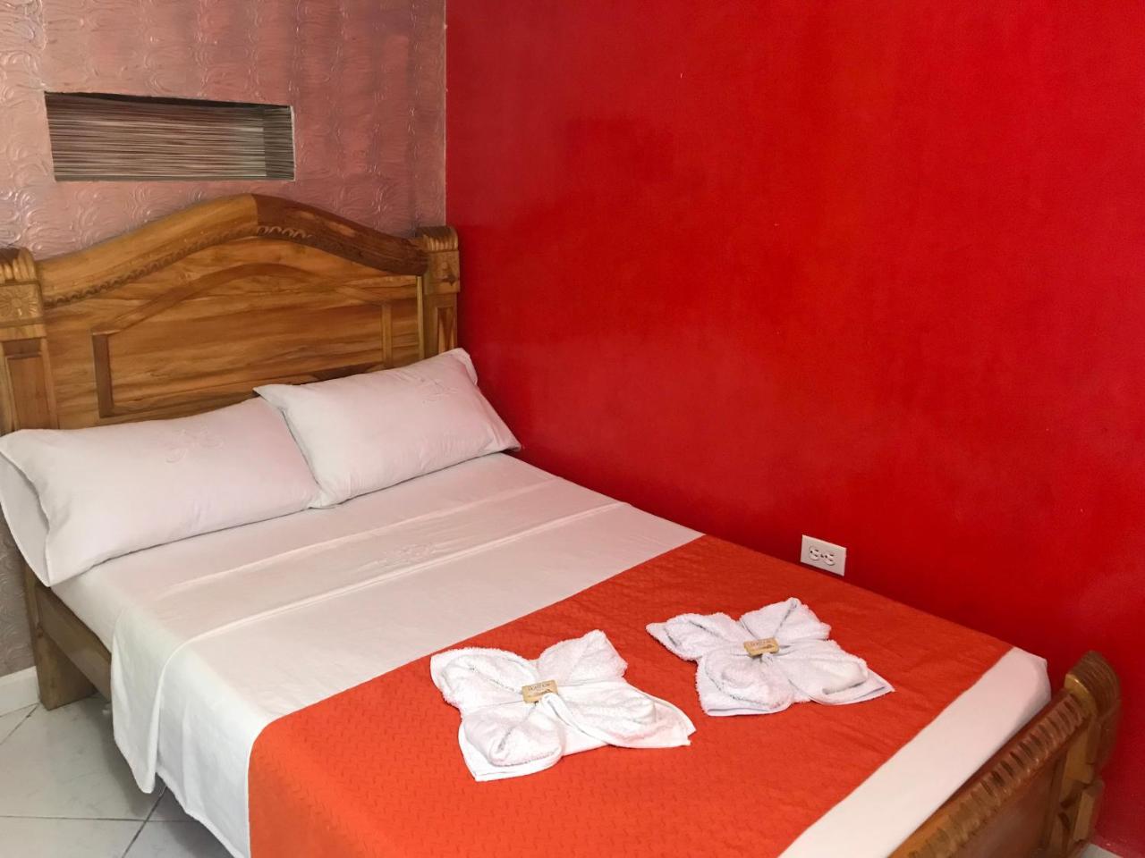 Hotel Las Guacamayas กัวตาเป ภายนอก รูปภาพ