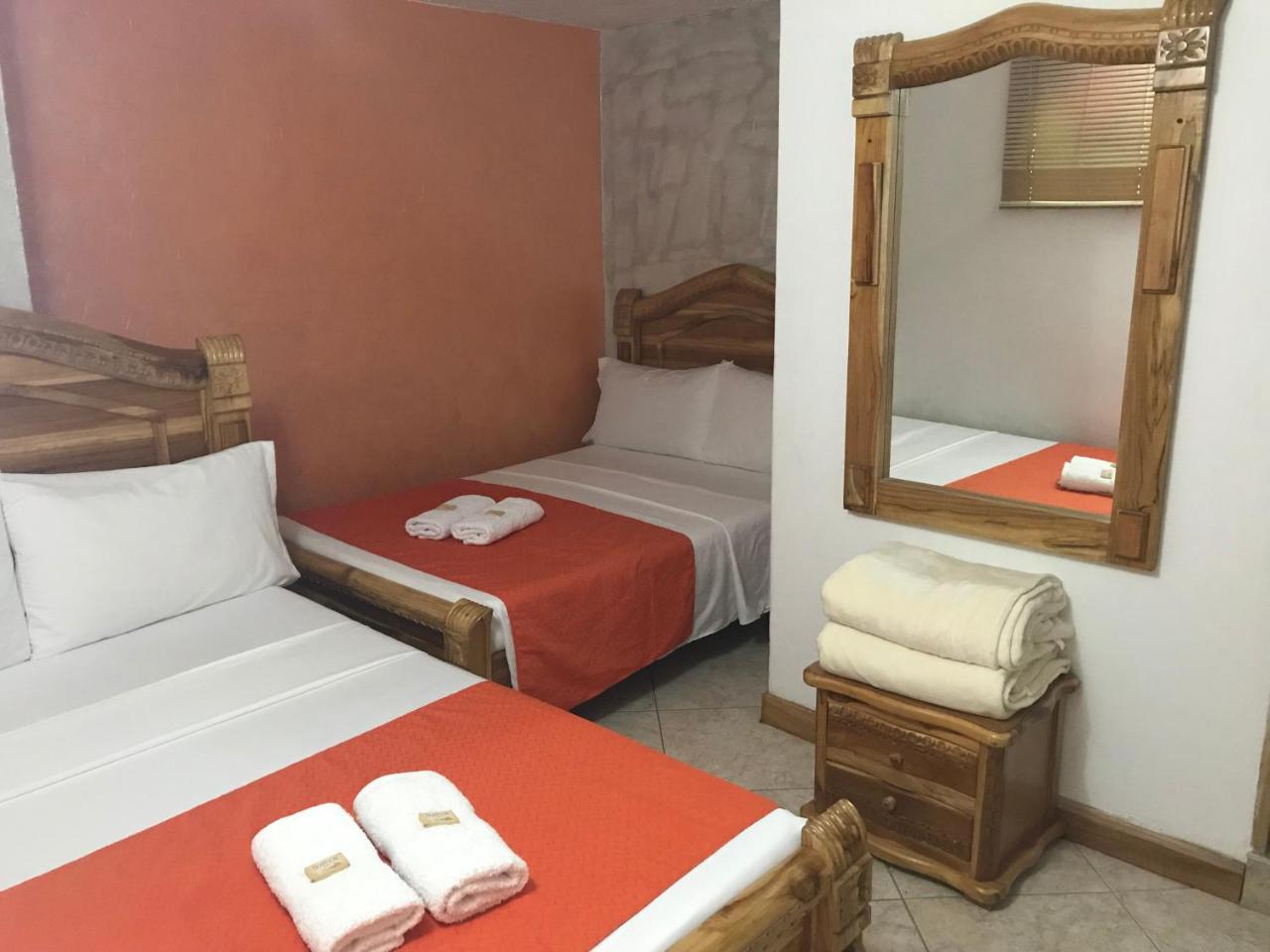 Hotel Las Guacamayas กัวตาเป ภายนอก รูปภาพ
