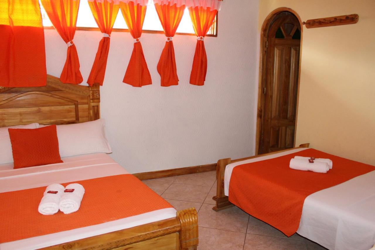 Hotel Las Guacamayas กัวตาเป ภายนอก รูปภาพ