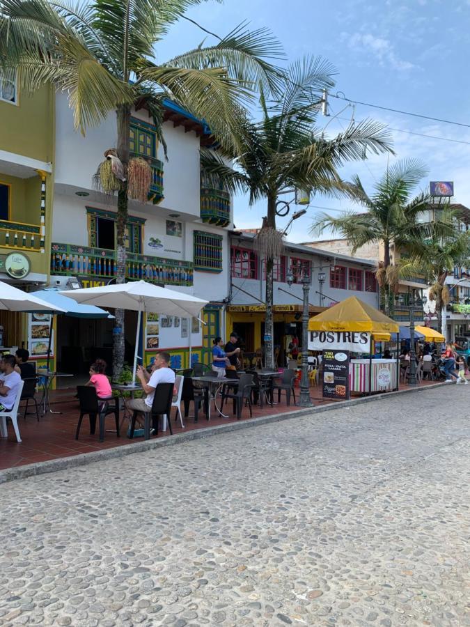 Hotel Las Guacamayas กัวตาเป ภายนอก รูปภาพ